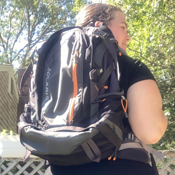 The North Face Solaris 35 Hiking Camping Daypack Travel Backpack AS IS - Picture 3 of 13